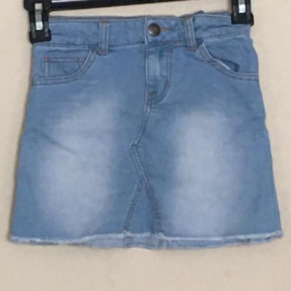 Cat & Jack girl skirt size s ( 6/6x)